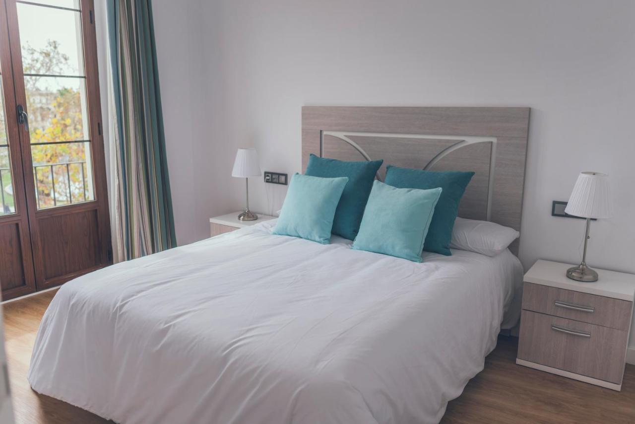 Apartamentos Puerta Sevilla ヘレス エクステリア 写真