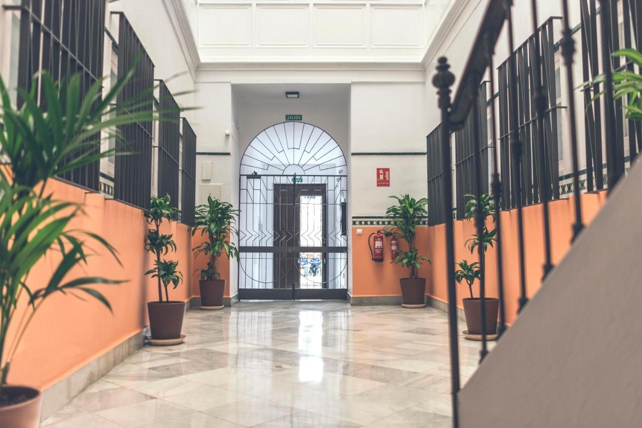 Apartamentos Puerta Sevilla ヘレス エクステリア 写真