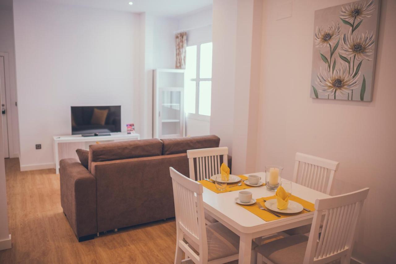 Apartamentos Puerta Sevilla ヘレス エクステリア 写真