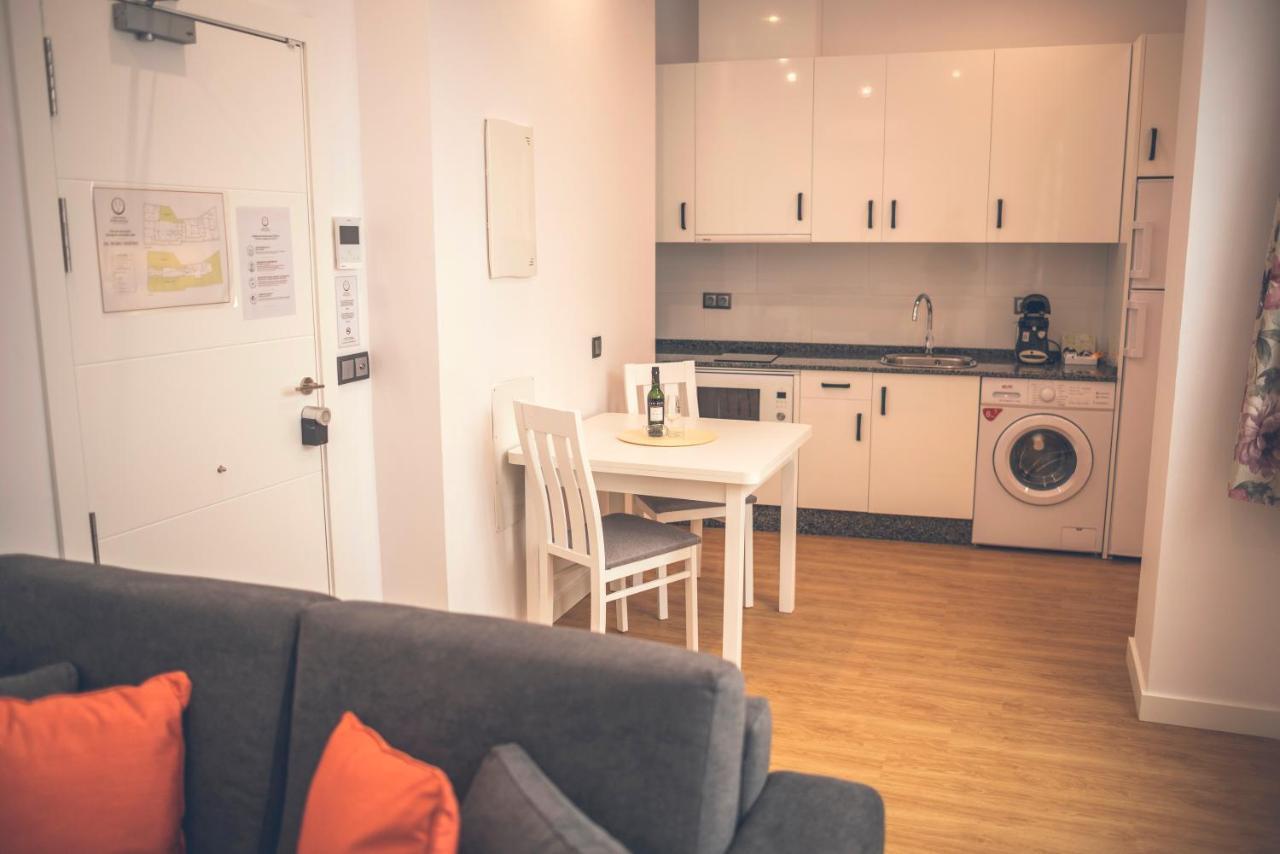 Apartamentos Puerta Sevilla ヘレス エクステリア 写真