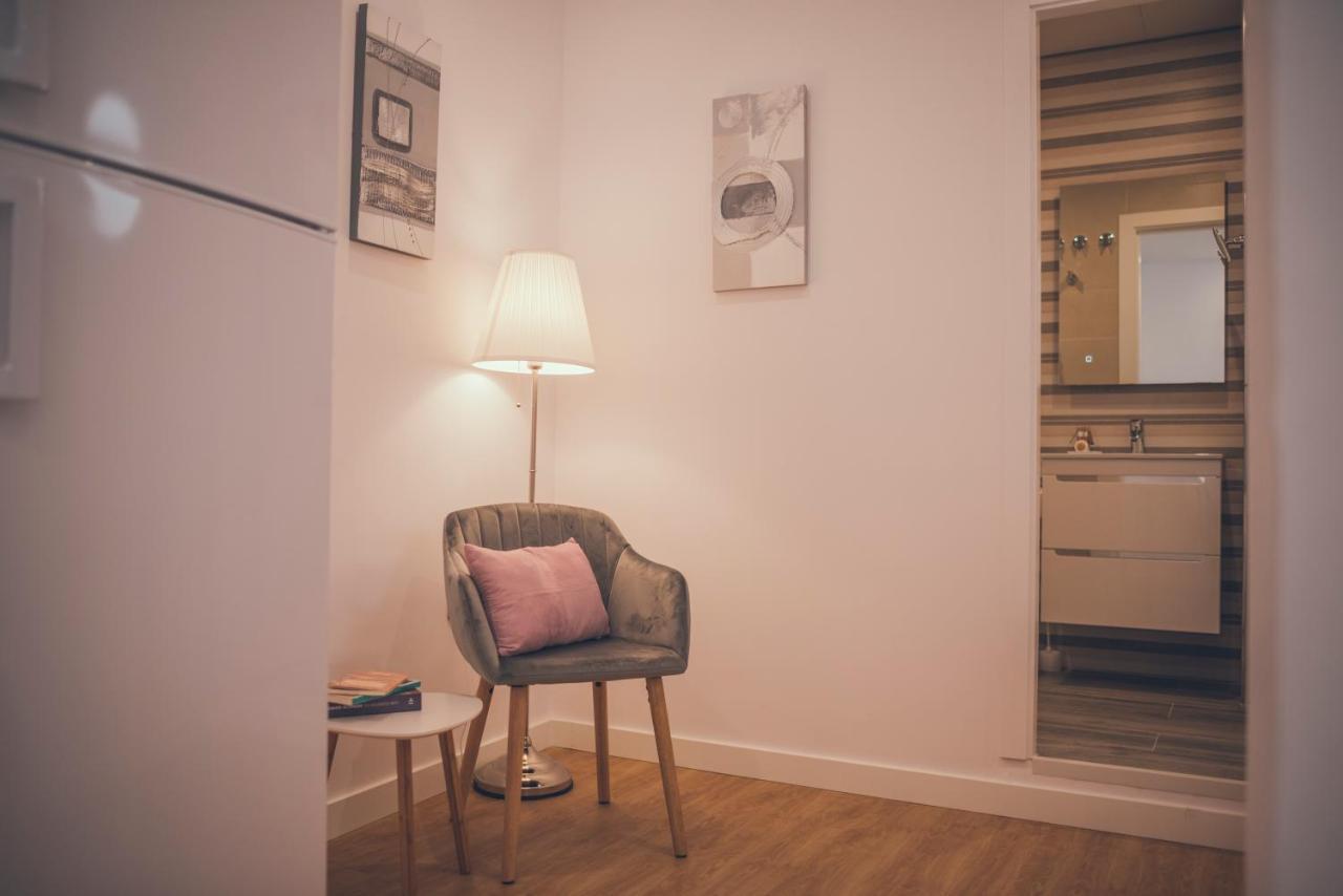 Apartamentos Puerta Sevilla ヘレス エクステリア 写真